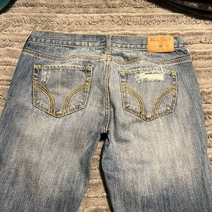 Hollister jeans worn maybe once. Like new 3 Long